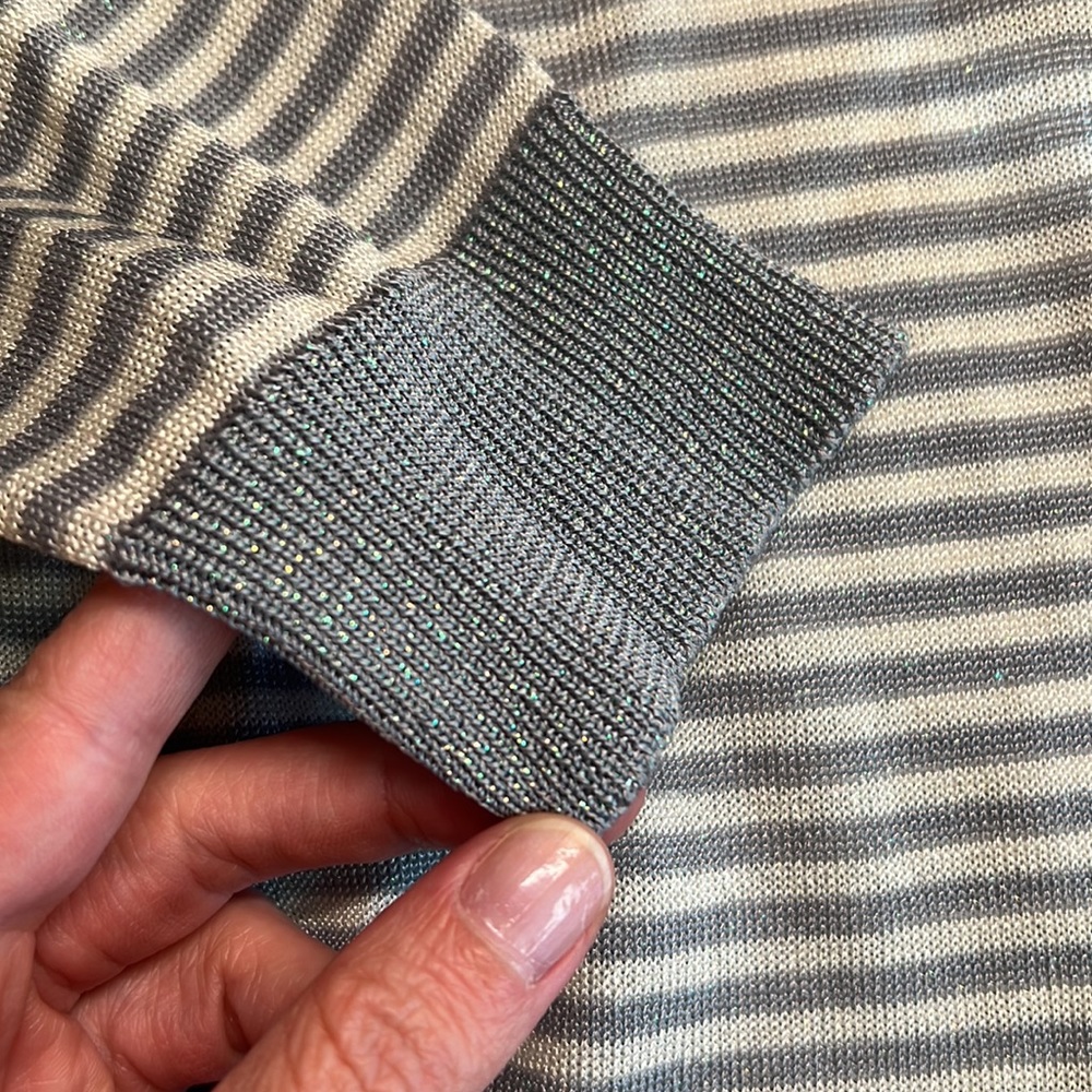 EUC Gap Maternity Long Sleeve Striped Top with Metallic/Sparkly Threads • Small - Picture 3 of 5